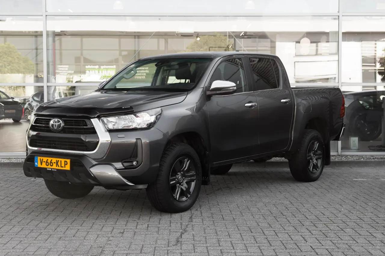 Toyota Hilux 2.4 D-4D Double Cab Challenger 2024, foto 1