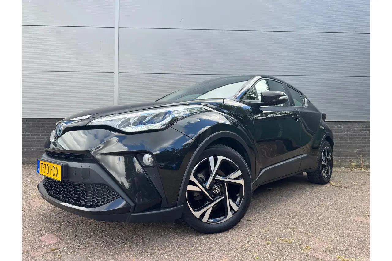 Toyota C-HR 1.8 Hybrid Dynamic 2023, foto 1