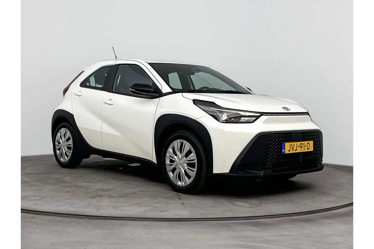 Toyota Aygo X Hybrid 115 Play 2026, foto 1