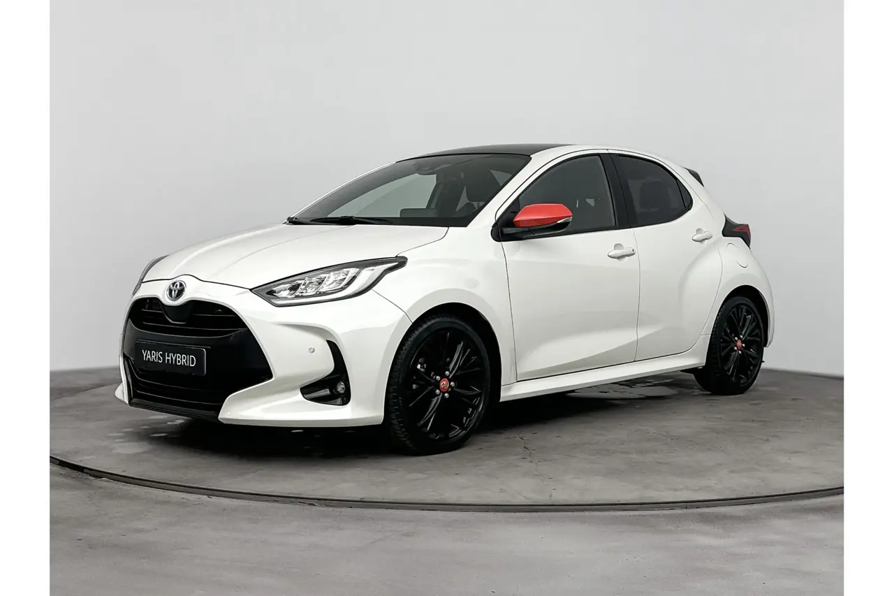 Toyota Yaris 1.5 Hybrid Executive Sport 2022, foto 1