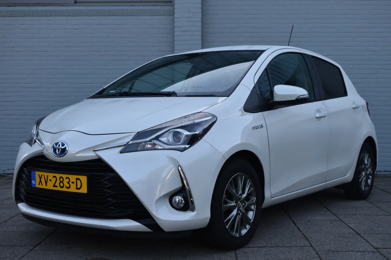 Toyota Yaris 1.5 Hybrid Dynamic Automaat 100Pk 2019, foto 1
