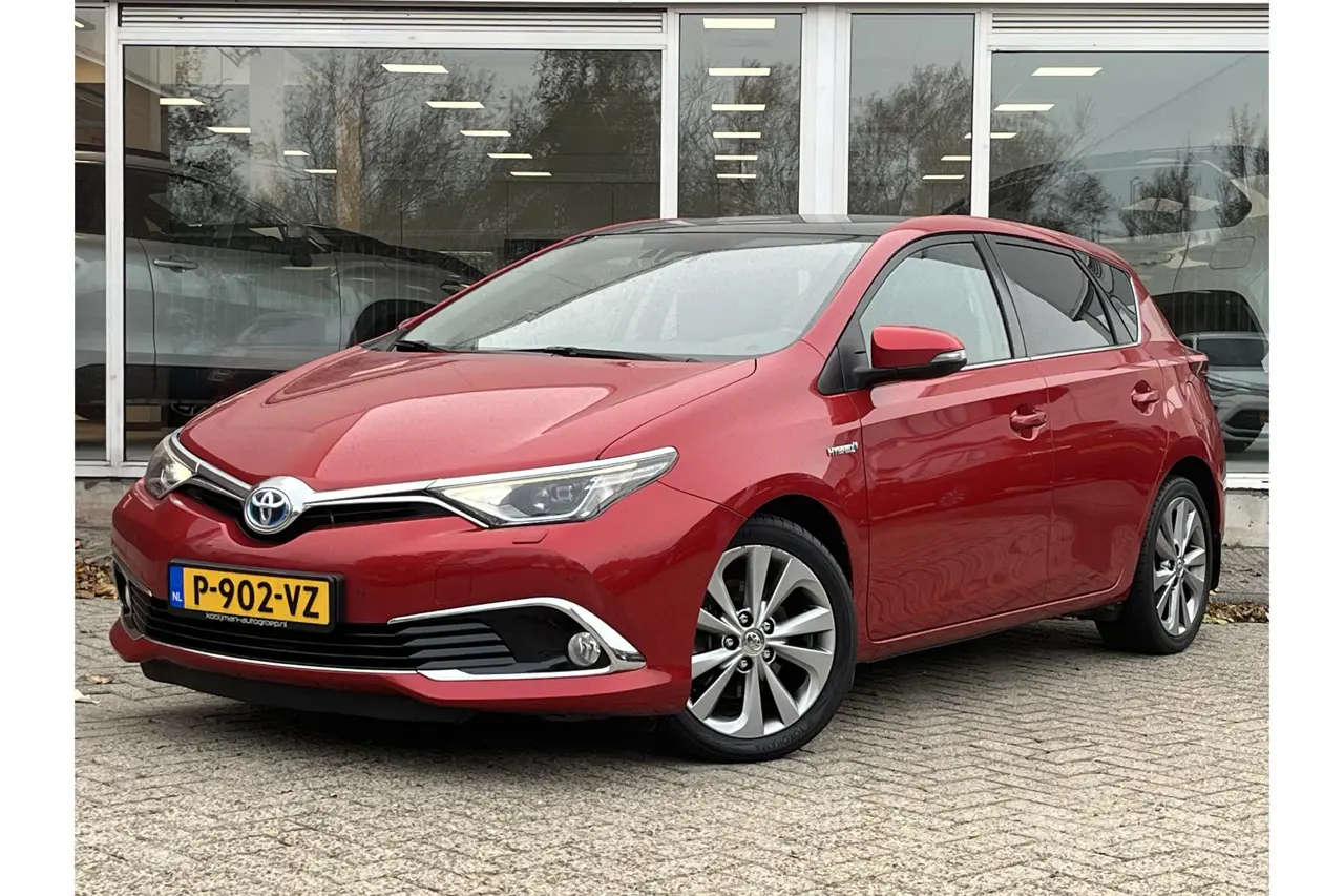 Toyota Auris 1.8 Hybrid Business Pro 2016, foto 1