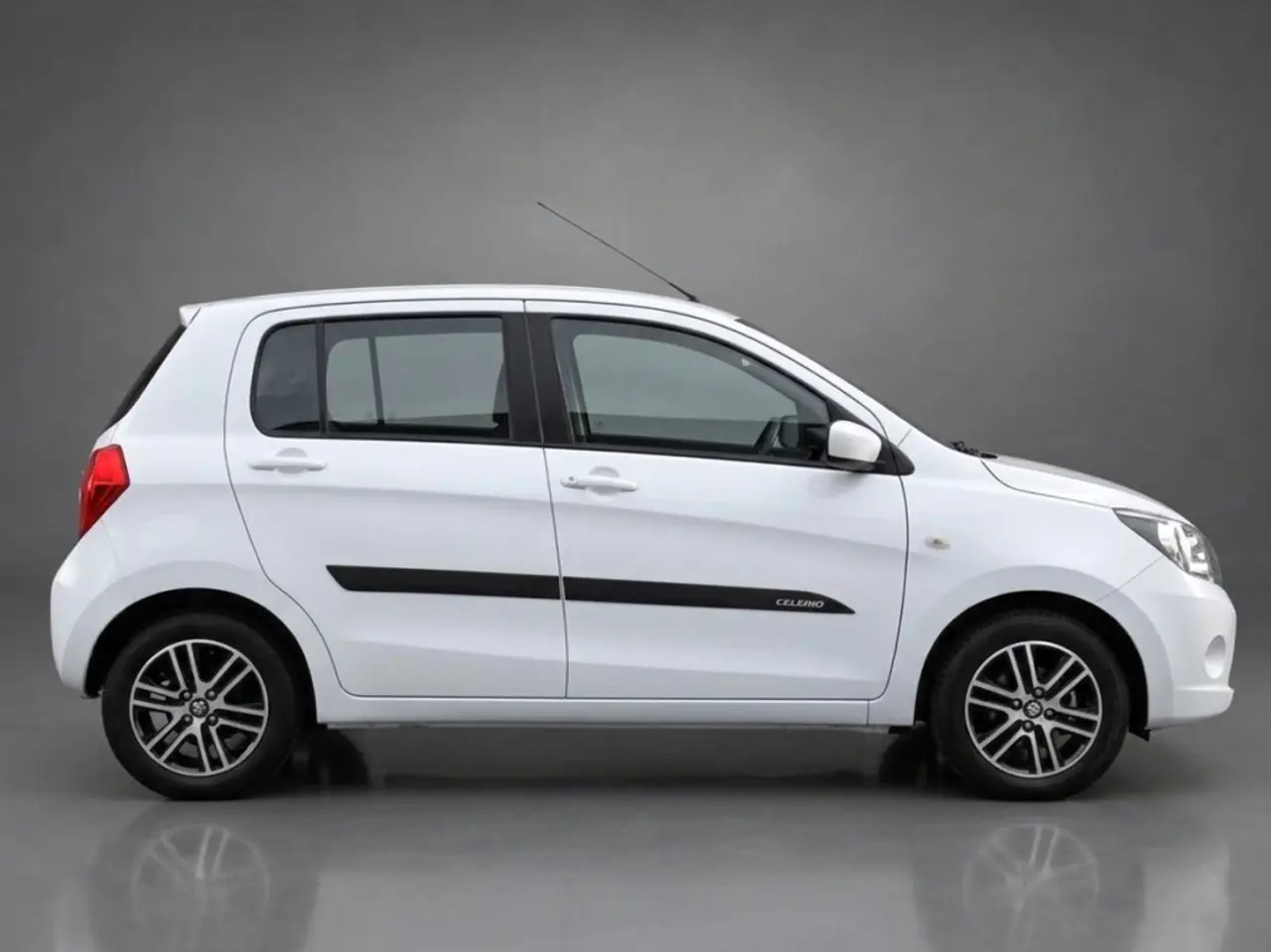 Suzuki Celerio 1.0 Exclusive 2015, foto 1