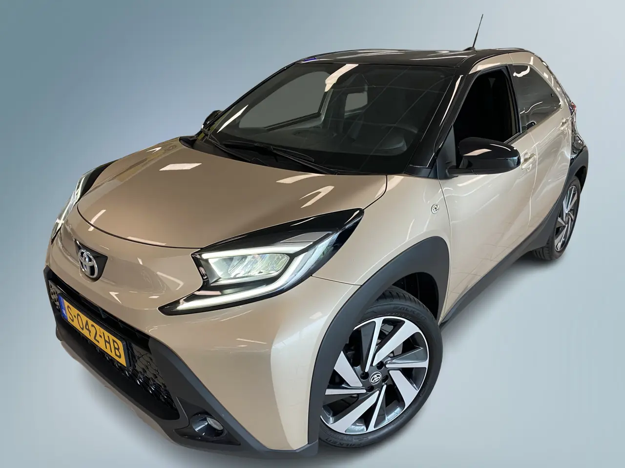 Toyota Aygo X 1.0 VVT-i Mt Envy 2023, foto 1