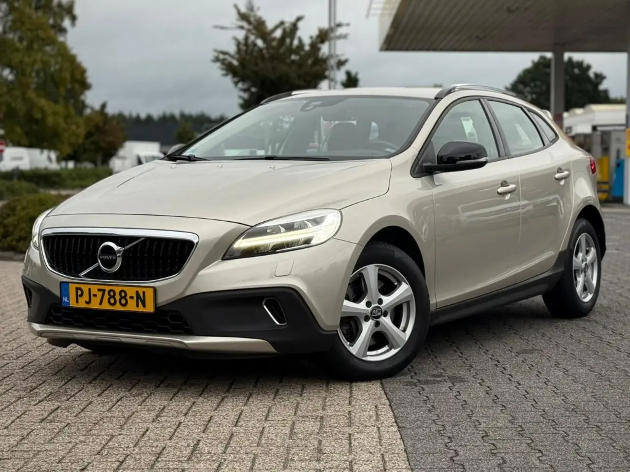 Volvo V40 Cross Country 1.5 T3 A 2017, foto 1