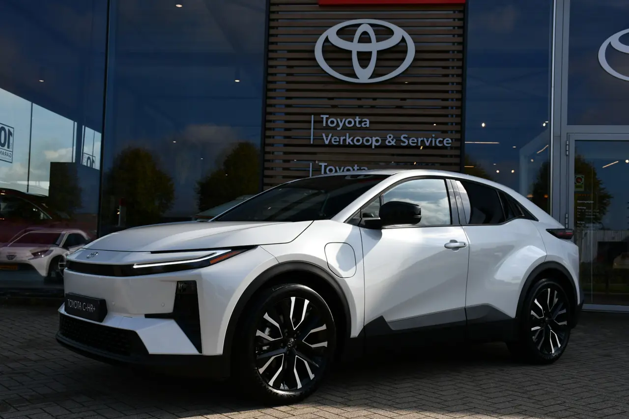 Toyota C-HR First Edition 77 kWh 224Pk 2026, foto 1