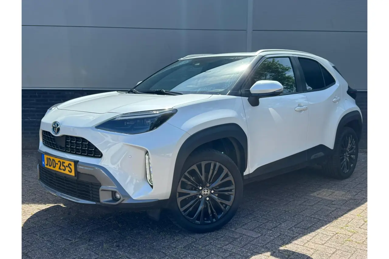 Toyota Yaris Cross Adventure AWD Limited 2022, photo 1